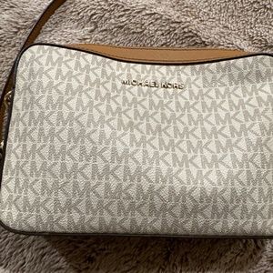 Michael Kors Jet Set Crossbody